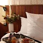 Hotel St Laurent - Handwritten Collection